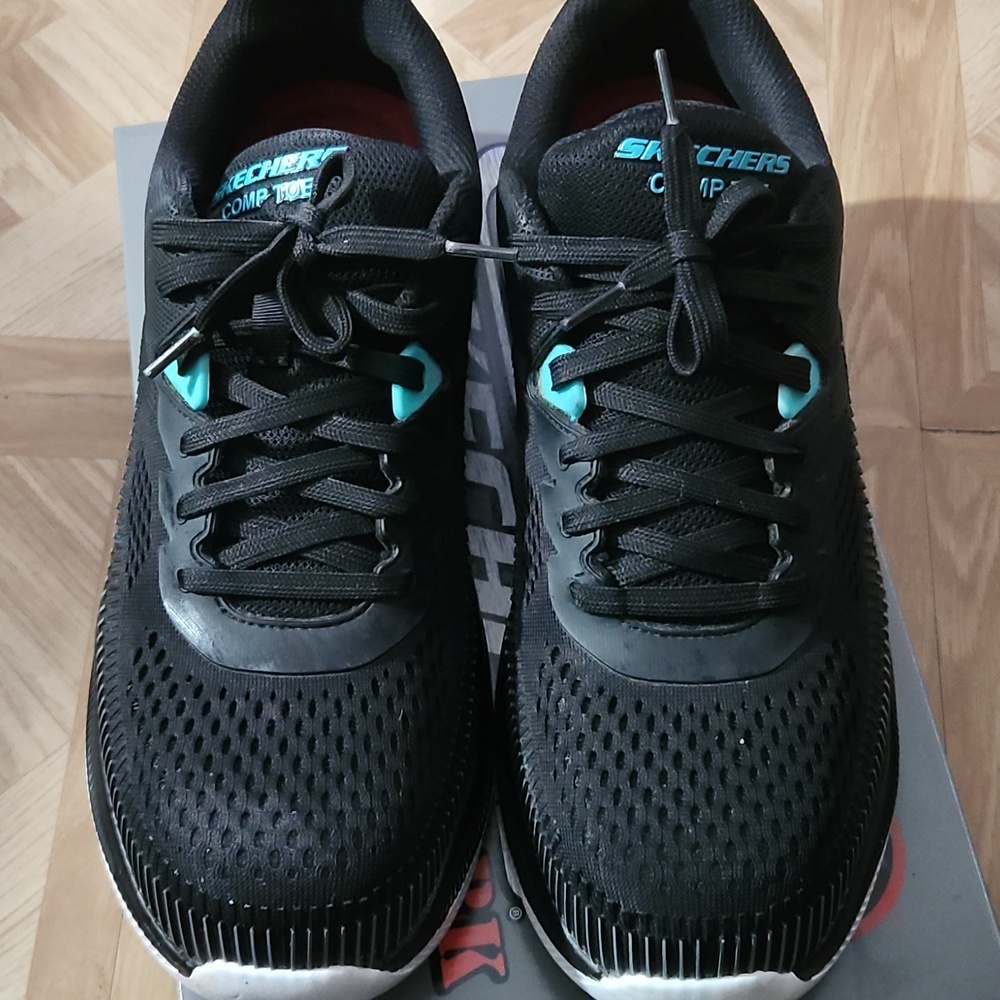 Shoes - Picture 2 of 4